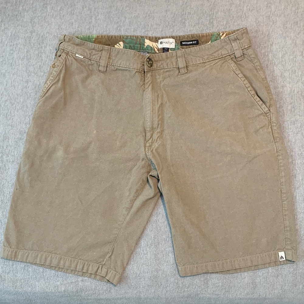 Matix Modern Fit Tan Shorts, Size 32
